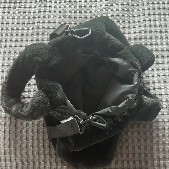 Nike Black and Cream Faux Fur Shoulder Bag - Picture 5 of 5